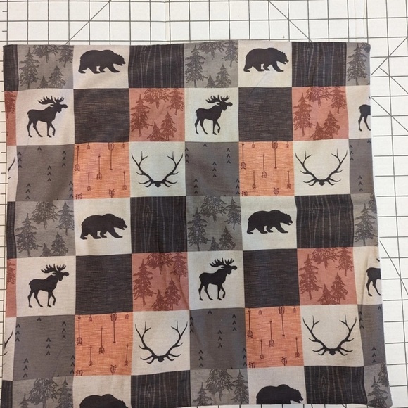 NEW- Set of 4 Pillow Covers Throw Covers Outdoor Wildlife 18" x 18" Inches - Picture 5 of 5